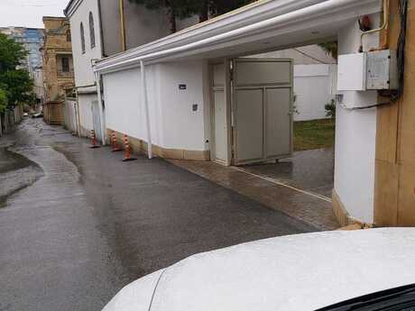 8 Noyabrda 9 otaqlı həyət evi kirayə verilir, 700 m², 10 000 AZN/ay, şəkil 2 / 12
