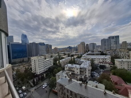 4 rooms · 300 m² · floor 12/16, 28 May