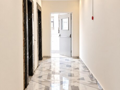 3-room apartment for rent, 96 m², 28 May: 1 300 ₼/mo 4