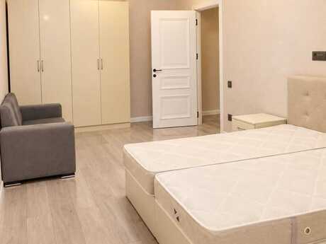 3-room apartment for rent, 96 m², 28 May: 1 300 ₼/mo 2
