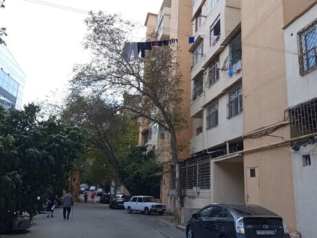 Neftçilərdə 2 otaqlı köhnə tikili mənzil satılır, 52 m², 166 000 AZN, şəkil 2 / 12
