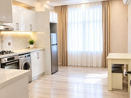Kirayə 3 otaqlı mənzil, 147 m², 28 May: 1 500 ₼/ay 5