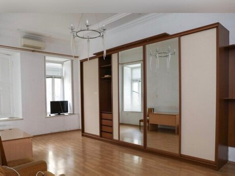 Объявление №6508383 - Баку, м. Сахил, 5-комн., 160 м², 2/3 этаж