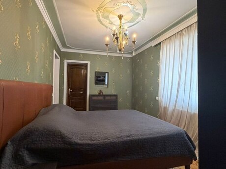 4-комнатная квартира, 118 м², Elmlər Akademiyası: 385 000 ₼ 4