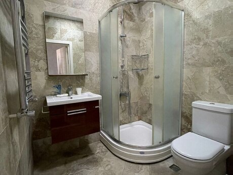 İçəri Şəhərdə 3 otaqlı yeni tikili mənzil kirayə verilir, 110 m², 1 800 AZN/ay, şəkil 4 / 12