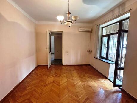 Elan №6508986 - Bakı, Nizami m., 3 otaqlı, 80 m², 2/5 mərtəbə