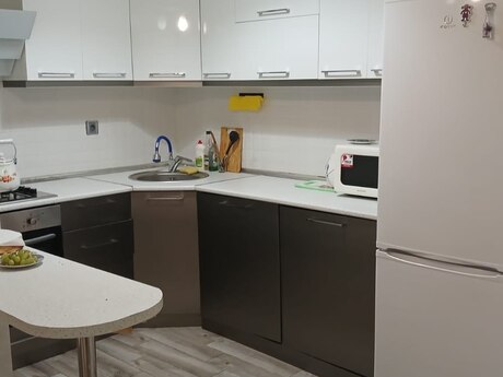 2-room apartment for rent, 73 m², Şah İsmayıl Xətai: 950 ₼/mo 3