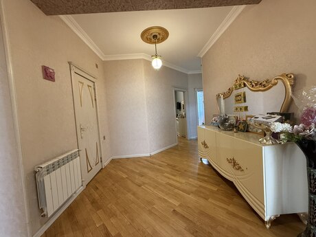 4-комнатная квартира, 133 м², İnşaatçılar: 285 000 ₼ 5