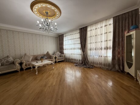 4-комнатная квартира, 133 м², İnşaatçılar: 285 000 ₼ 2
