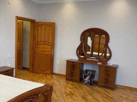Kirayə 3 otaqlı mənzil, 138 m², 8 Noyabr: 1 100 ₼/ay 4