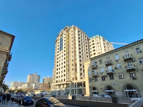 3-room apartment, 125 m², Nəriman Nərimanov: 375 000 ₼ 2