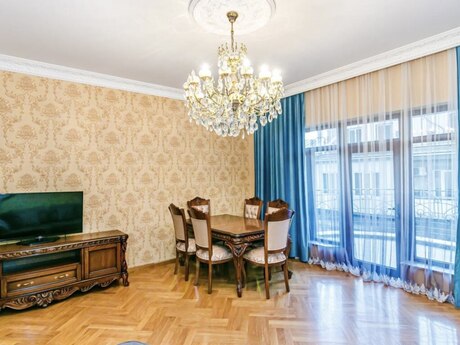 3-room apartment for rent, 150 m², Sahil: 250 ₼/mo 4