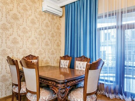 3-room apartment for rent, 150 m², Sahil: 250 ₼/mo 2