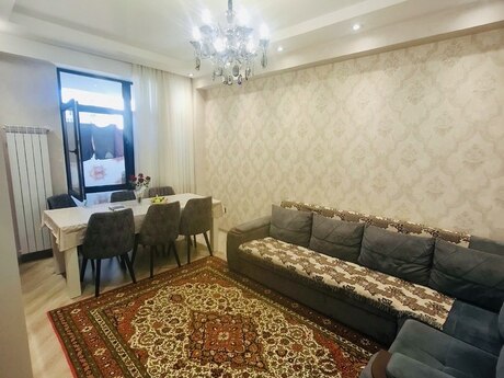 2 Qara Qarayev