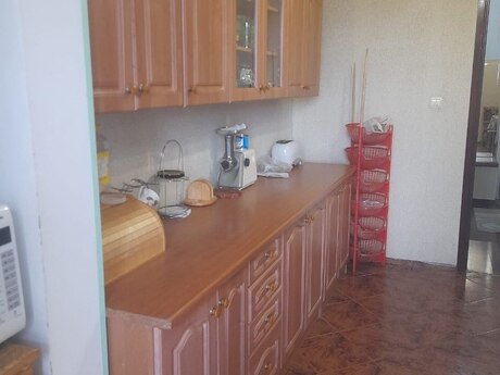 Аренда: 4-комнатная квартира, 84 м², Nizami: 200 ₼/мес 2
