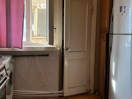 4 otaqlı mənzil, 100 m², 8 Noyabr: 275 000 ₼ 3