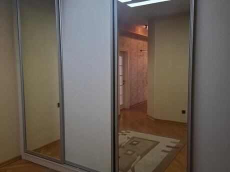 3-room apartment for rent, 135 m², 8 Noyabr: 947 ₼/mo 4
