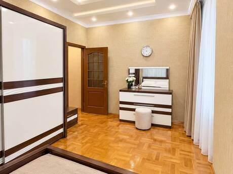 2-room apartment, 70 m², Həzi Aslanov: 195 000 ₼ 3