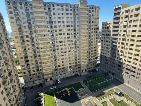 3 Qara Qarayev