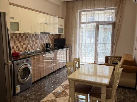 3-room apartment for rent, 127 m², Ağ şəhər: 1 700 ₼/mo 5