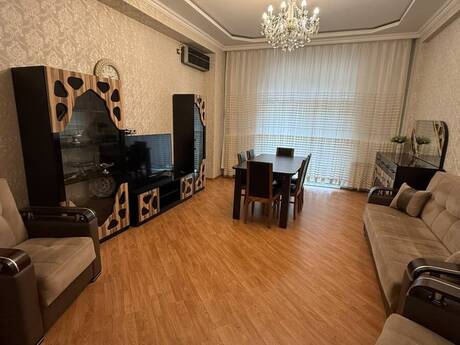 3-room apartment for rent, 127 m², Ağ şəhər: 1 700 ₼/mo 2