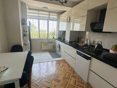 3-комнатная квартира, 72 м², Nərimanov: 210 000 ₼ 2