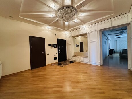 Аренда: 3-комнатная квартира, 165 м², Elmlər Akademiyası: 1 599 ₼/мес 2