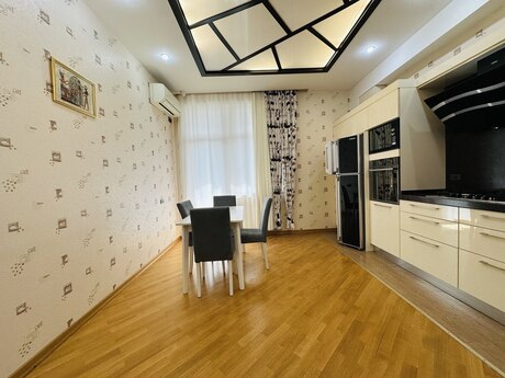 Аренда: 3-комнатная квартира, 165 м², Elmlər Akademiyası: 1 599 ₼/мес 3