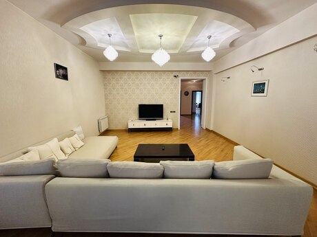 Аренда: 3-комнатная квартира, 165 м², Elmlər Akademiyası: 1 599 ₼/мес 5