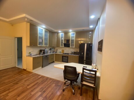 Аренда: 3-комнатная квартира, 124 м², Şah İsmayıl Xətai: 1 200 ₼/мес 5