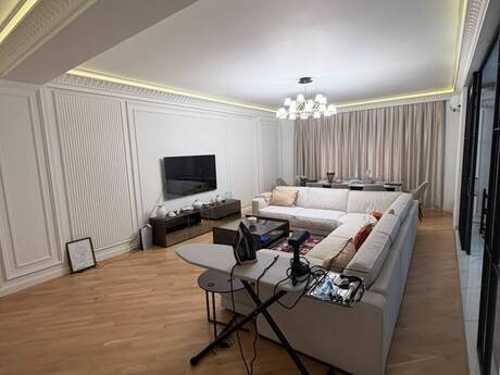 Объявление №6510021 - Баку, м. Элмляр Академиясы, 4-комн., 180 м², 2/10 этаж