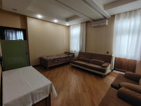 4-room apartment for rent, 160 m², Nəsimi: 1 200 ₼/mo 3