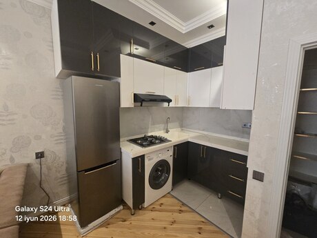 2-room apartment for rent, 61 m², Qara Qarayev: 700 ₼/mo 3