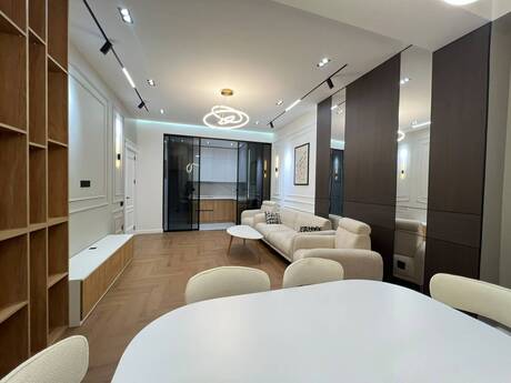 3-комнатная квартира, 92 м², 28 May: 363 000 ₼ 2