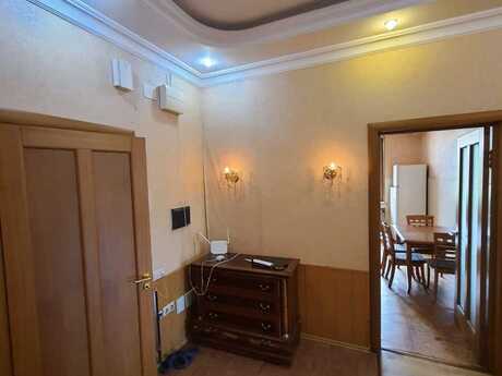 3-room apartment for rent, 100 m², Nəriman Nərimanov: 220 ₼/mo 5