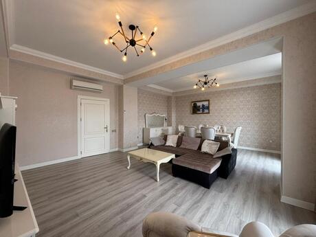 Kirayə 5 otaqlı mənzil, 220 m², Ağ şəhər: 2 300 ₼/ay 5