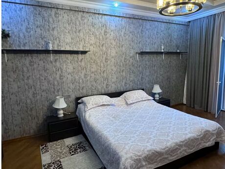 3-room apartment for rent, 140 m², Səbail: 1 299 ₼/mo 3