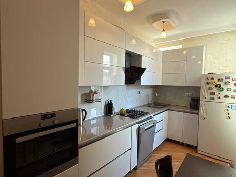 4 otaqlı mənzil, 100 m², İnşaatçılar: 270 000 ₼ 2
