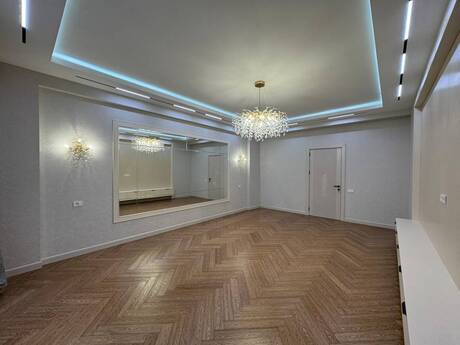 4-комнатная квартира, 185 м², Elmlər Akademiyası: 780 000 ₼ 4