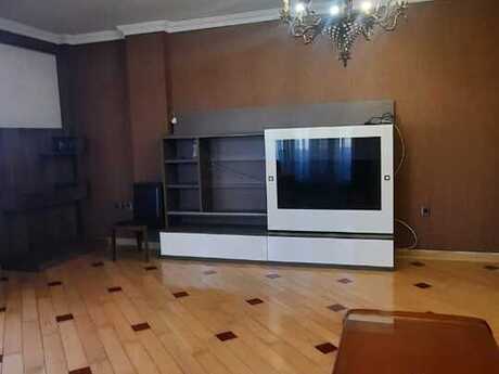 Аренда: 2-комнатная квартира, 104 м², 28 May: 1 200 ₼/мес 2