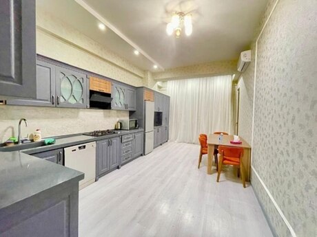Kirayə 4 otaqlı mənzil, 170 m², Elmlər Akademiyası: 2 000 ₼/ay 4