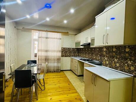 4-room apartment for rent, 150 m², İnşaatçılar: 700 ₼/mo 2