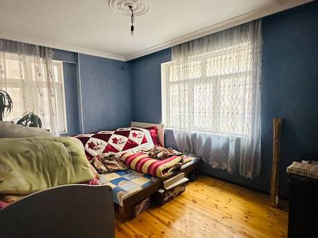 4-room apartment for rent, 150 m², İnşaatçılar: 700 ₼/mo 5