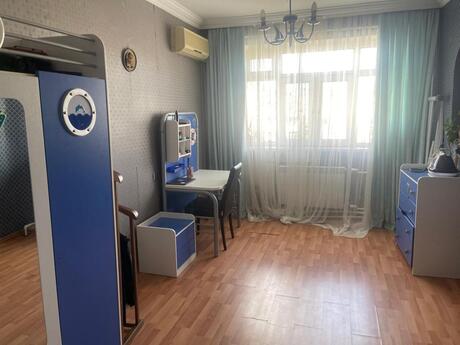Əhmədlidə 4 otaqlı köhnə tikili mənzil satılır, 98 m², 210 000 AZN, şəkil 3 / 12