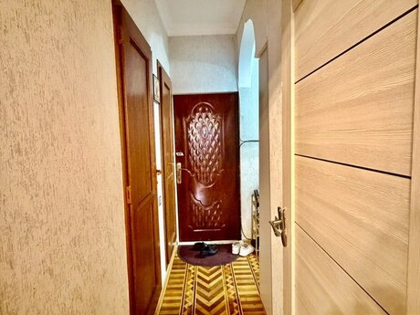 2-room old-build apartment for sale in 8-ci mikrorayon, 65 m², 183 000 AZN, photo 5 / 12