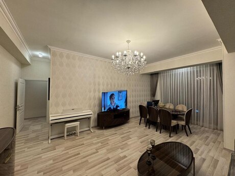 Аренда: 3-комнатная квартира, 110 м², Gənclik: 1 700 ₼/мес 2