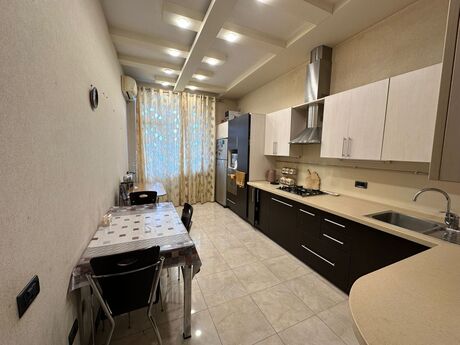 3-room apartment for rent, 160 m², 28 May: 1 799 ₼/mo 5
