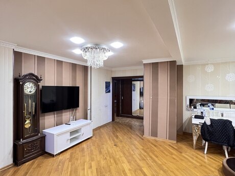 5 otaqlı mənzil, 120 m², Əhmədli: 255 000 ₼ 2