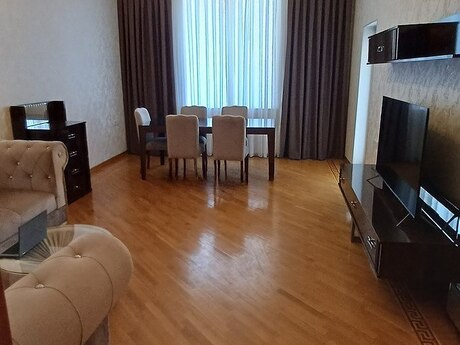Kirayə 2 otaqlı mənzil, 90 m², Şah İsmayıl Xətai: 1 250 ₼/ay 4