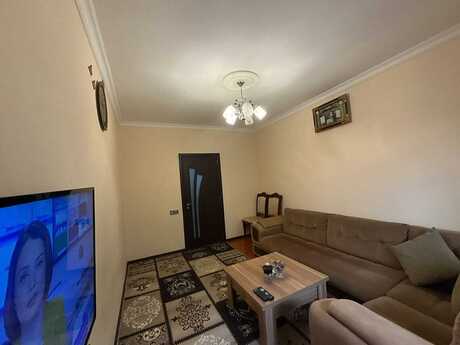 Elan №6511767 - Bakı, Yeni Günəşli q., 2 otaqlı, 50 m², 1/9 mərtəbə